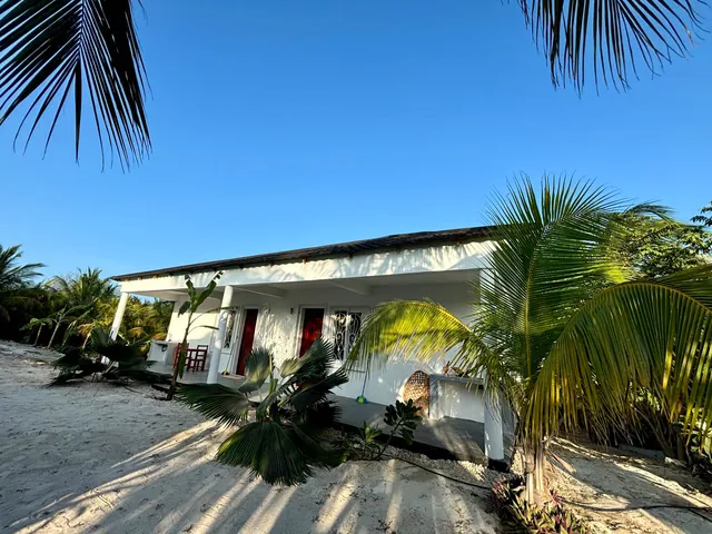 Doppelbungalow mit überdachter Terrasse im Sandgarten